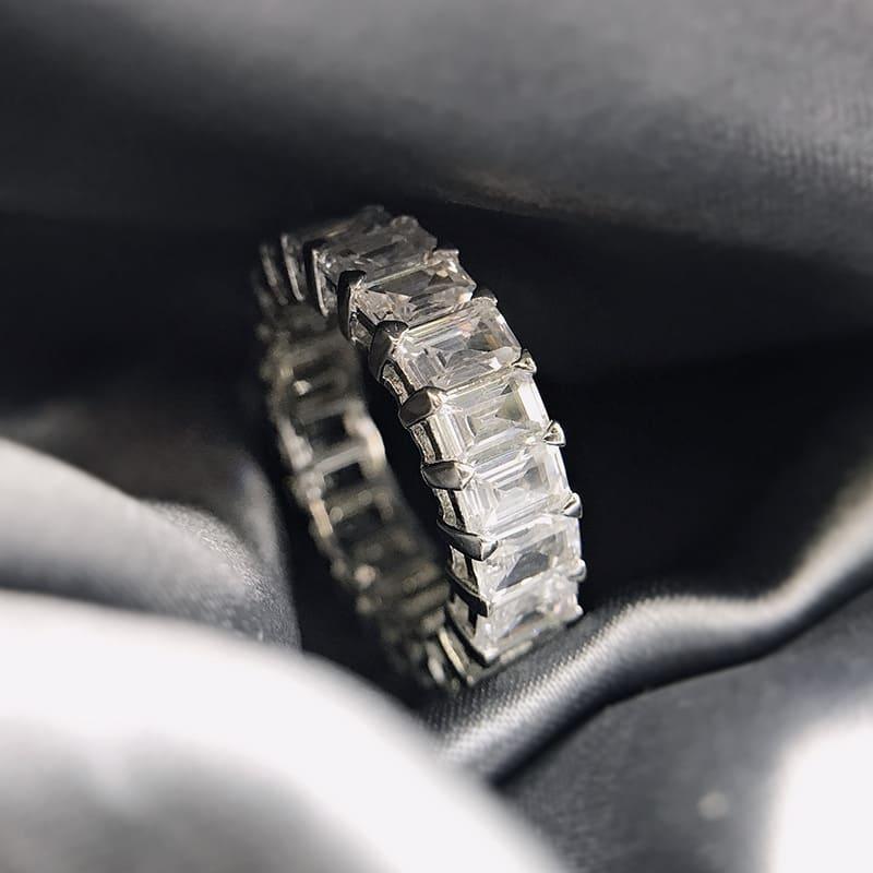 Anel Aparador de Aliança com Moissanite 3.5mm Prata 925 Pedras em Corte Esmeralda